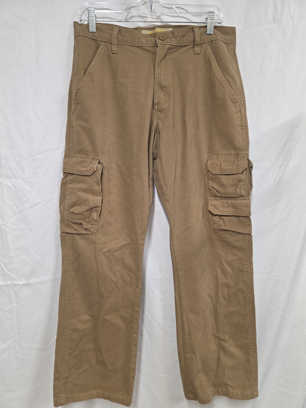 Wrangler Tan Cargo Pants with Multiple Pockets 32x30